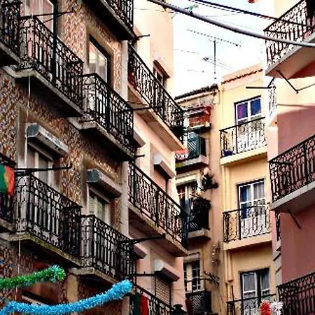 Alfama 28 *